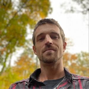 Meet your Posher, Derek